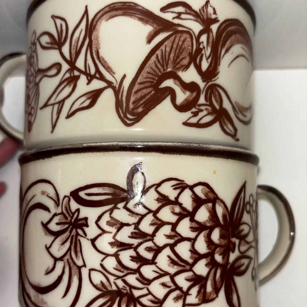 Otagiri, Japan set of 2 ceramic soup mugs with stylized vegetables design - Picture 7 of 7